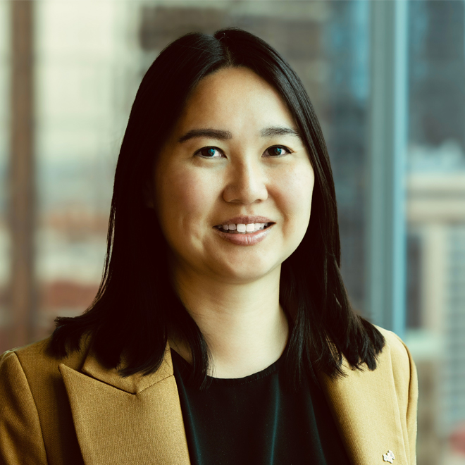 Julia Loh headshot